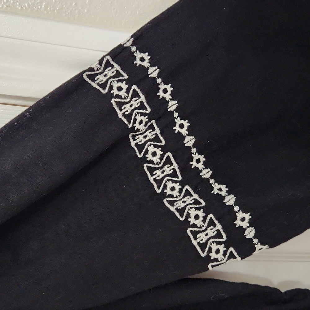 Old Navy Black Embroidered Boho Blouse Size: L - Picture 8 of 9